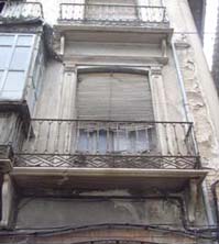 Detalle de la fachada de la casa nº 12 de la calle del Agua. Su aspecto es el de pura ruina