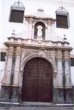 Portada del templo