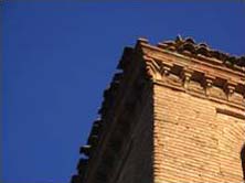 Detalle de la ruinosa torre