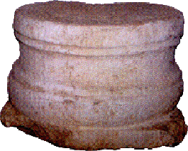 Basas de columna romana de la antigua Basti