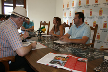 Nuestra web presente en la presentaci&oacute;n de la Feria y Fiestas de Baza 2011. Foto TO&Ntilde;I FRANCO