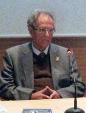 Imagen de Manuel Jaramilllo durante la presentaci&oacute;n, en Baza, de su &uacute;ltima obra.