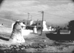 En muchas zonas se alternan las cuevas con las viviendas convencionales