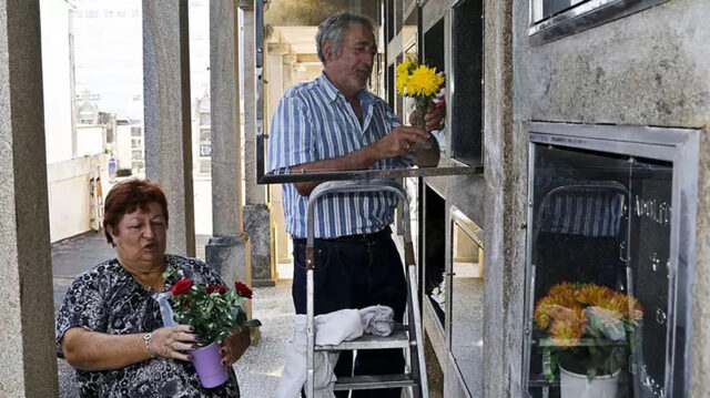 Manga corta para ir al cementerio