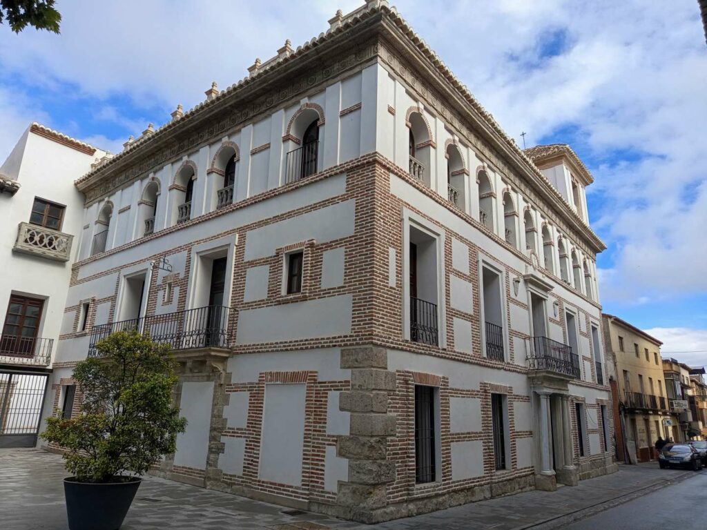 8. Debemos respeto para las más de 450 personas que demandan vivienda en Baza