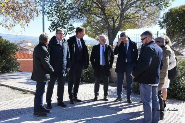 Pedro Fernandez visita Baza y anuncia 21 millones en ayudas (16)