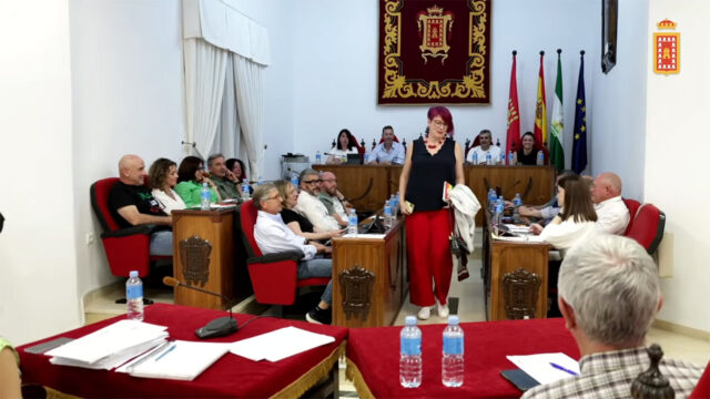 Pleno mayo 26 Elena Cáliz abandona sesión pleno