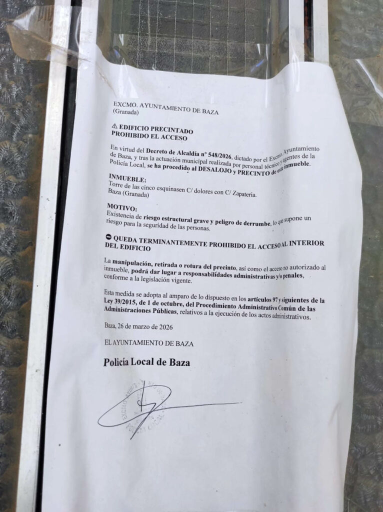 4/26. Baza. Desplomes de BIC y casas catalogadas por la desidia de la administración pública.