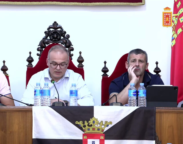 1 Pleno agosto 26 bandera Ceuta copia