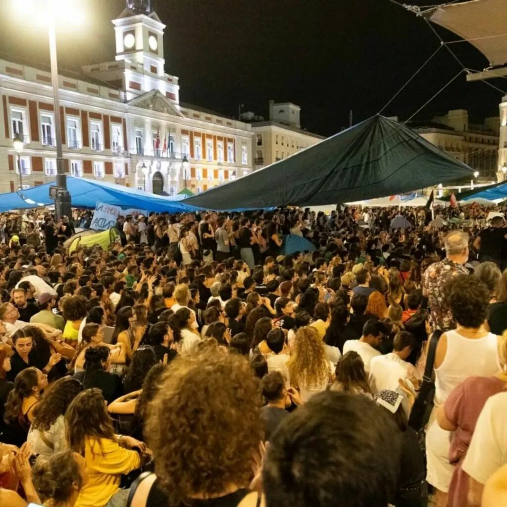 54. Solo el pueblo salva al pueblo